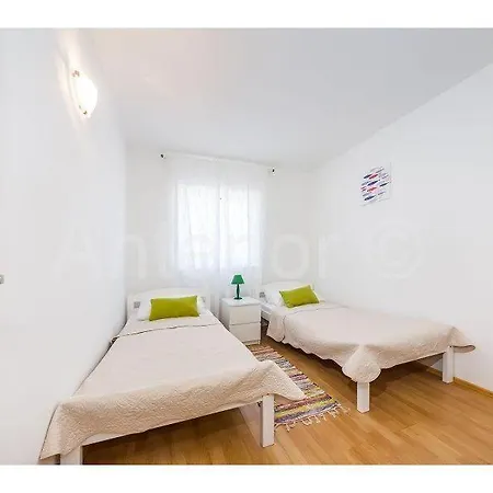 Luna Apartment